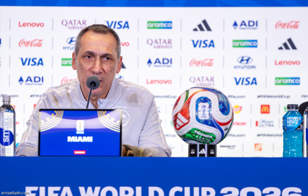 جورجيوس دونيس مدرب المنتخب السعودي: جاهزون لكافة السيناريوهات، ولن نواجه الأوروغواي بعقلية دفاعية